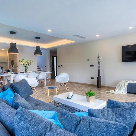 Onyx Holiday home *