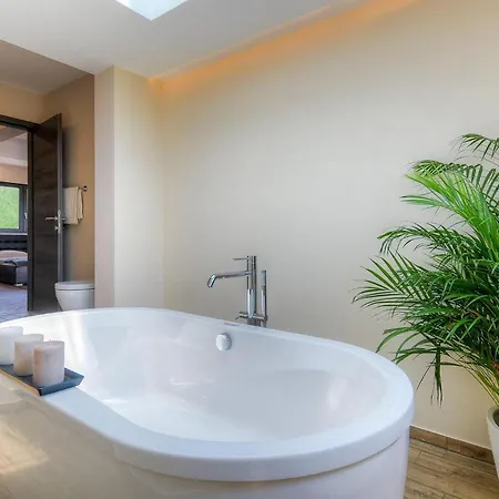 Onyx Holiday home *